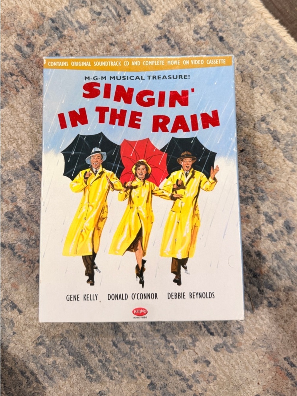 Deluxe Set Singin' In The Rain CD & VHS Tape